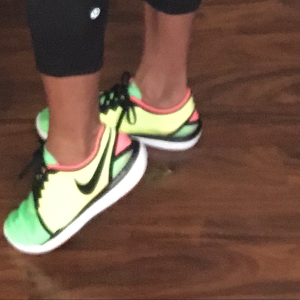 Nike tennis shoes
